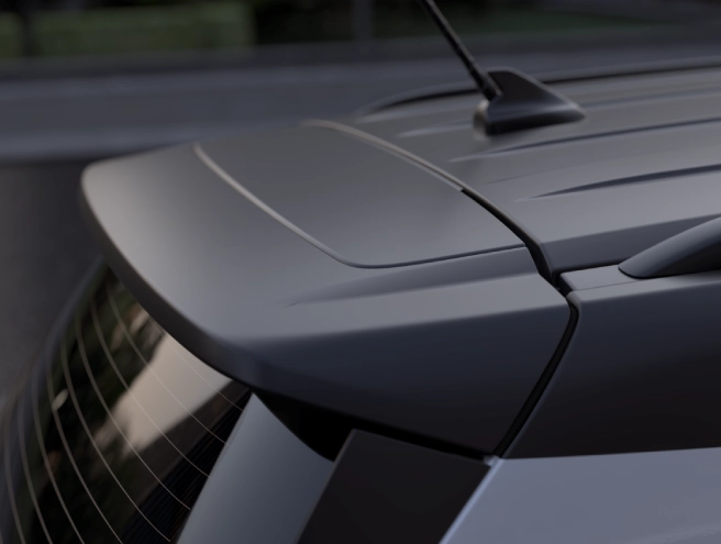 Spoiler with black roof